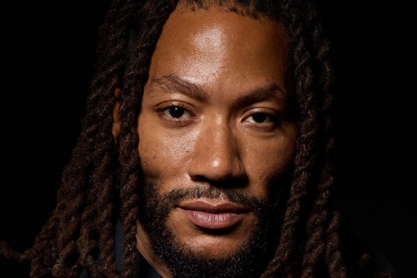 风城玫瑰永不凋零:公牛官宣2025年退役罗斯1号球衣 风城玫瑰永不凋零:公牛官宣2025年退役罗斯1号球衣